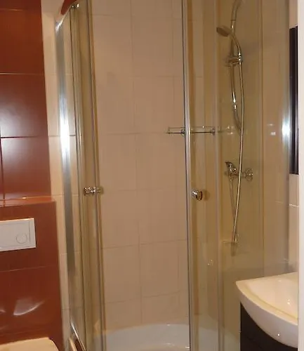 منزل للإقامة Pokoje Goscinne مارونجوفو